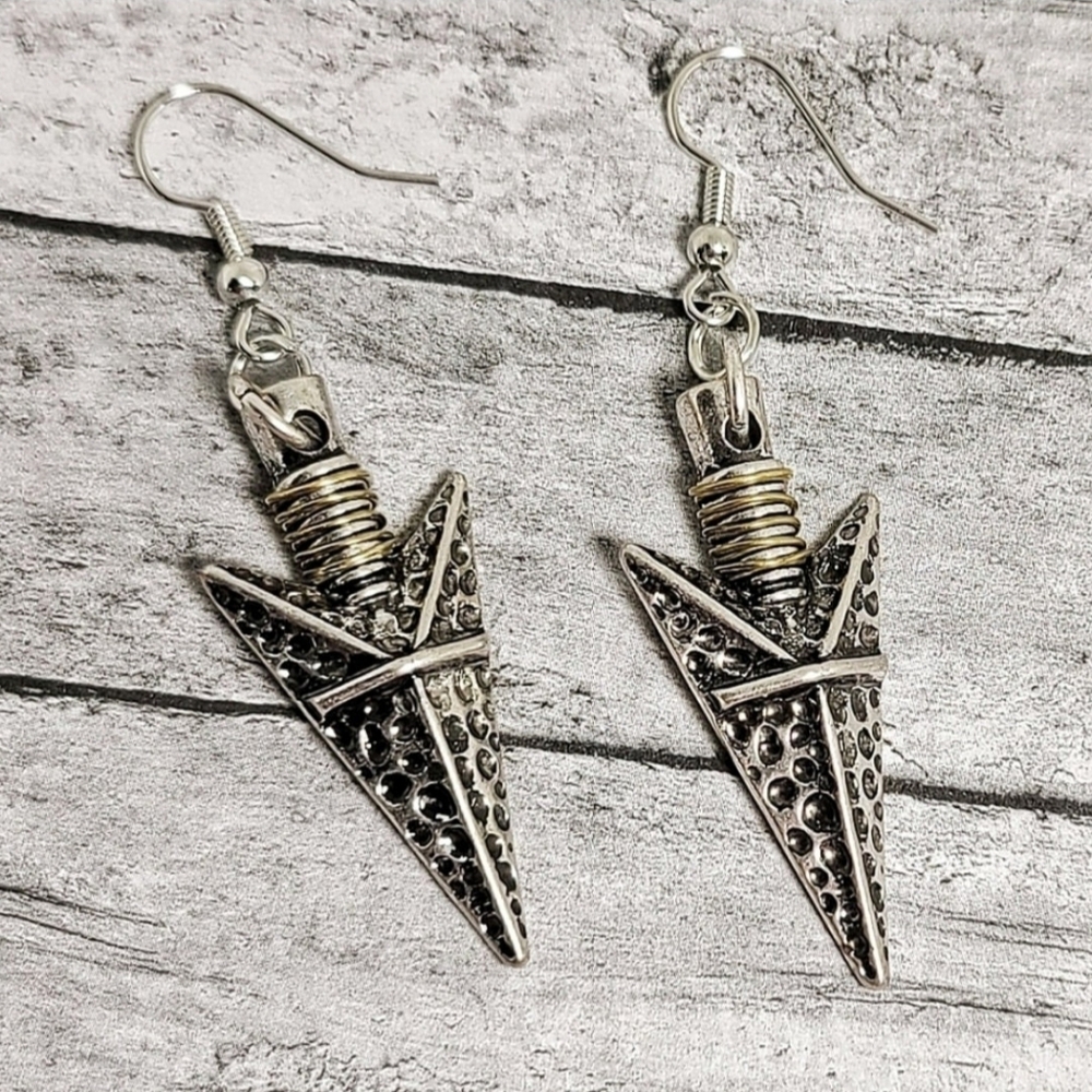 🆕️ Silver Arrowhead Earrings A1